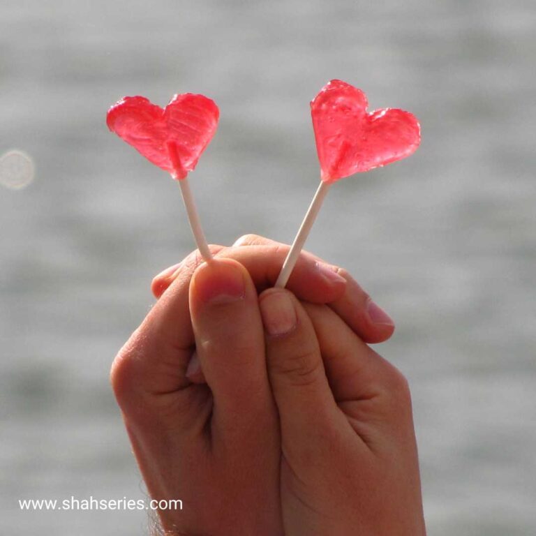 romantic couple hand pic for dp